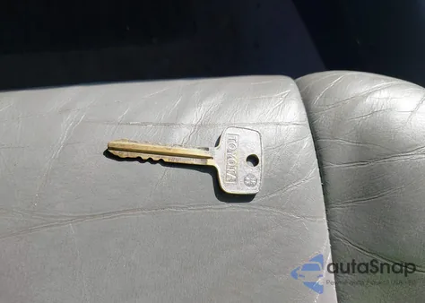 2000 Toyota Camry Le from USA, damaged, VIN JT2BG22K1Y0433460